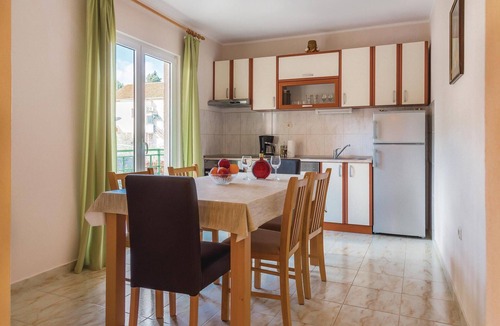 Raslina Apartment | Awesome apartment in Raslina with WiFi