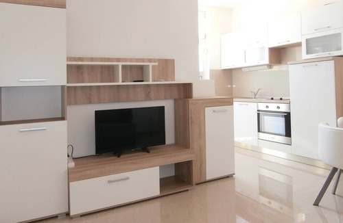 Kastela Apartment | Awesome apartment in Solin with house sea view