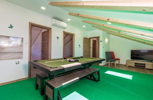 Viskovo Apartment | Awesome Apartment In Viskovo With Wifi