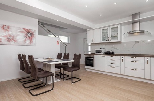 Banjol House | Awesome home in Banjol