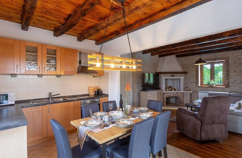 Cabrunici House | Awesome home in Cabrunici