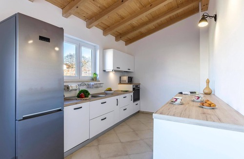 Cokuni House | Awesome home in Duga Uvala