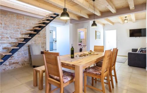 Cokuni House | Awesome Home In Duga Uvala