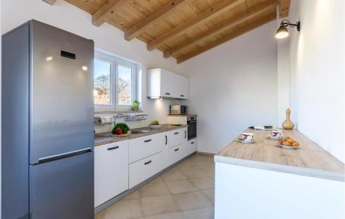 Cokuni House | Awesome Home In Duga Uvala