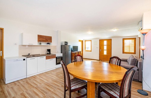 Polaca House | Awesome home in Lisane Tinjske