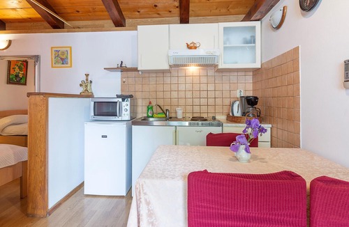 Kanfanar House | Awesome home in Kanfanar with WiFi