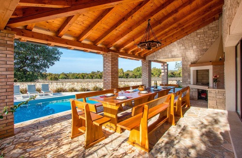 Krmed House | Awesome home in Krmed