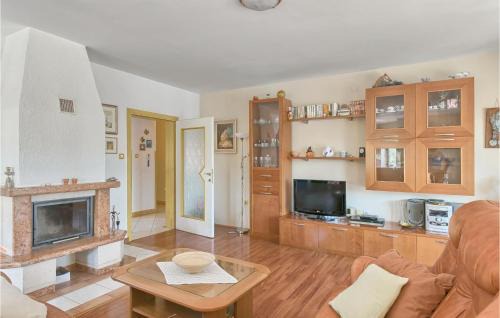 Kavran House | Awesome Home In Krnica