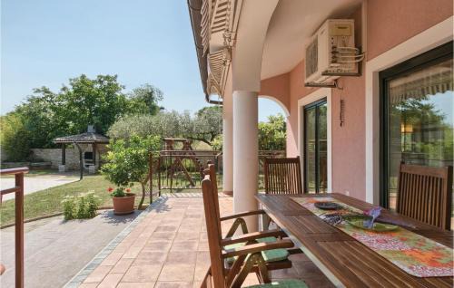 Kavran House | Awesome Home In Krnica
