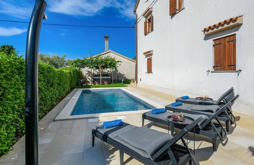 Krnica House | Awesome home in Krnica
