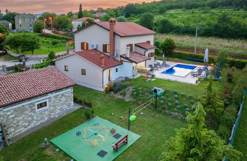 Purgarija Cepic House | Awesome home in Krsan with private swimming pool, can be inside or outside