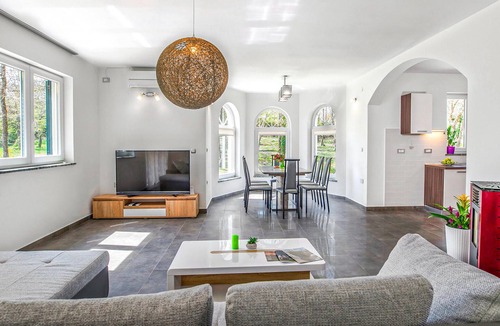 Kapelica House | Awesome home in Labin