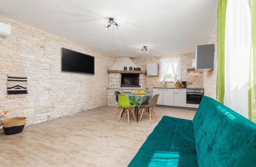 Modrusani House | Awesome home in Modrusani
