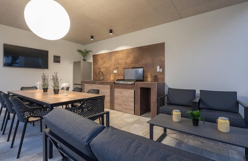 Zminj House | Awesome home in Modrusani with sauna
