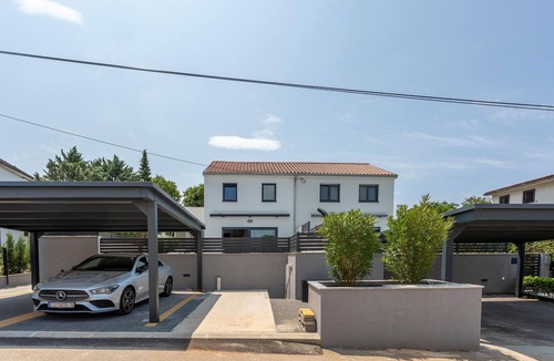 Njivice House | Awesome home in Njivice
