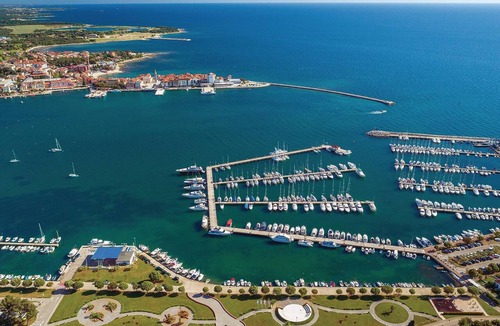 Mareda House | Awesome home in Novigrad with swimming pool