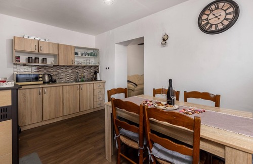 Cvetkovic House | Awesome home in Ozalj with WiFi