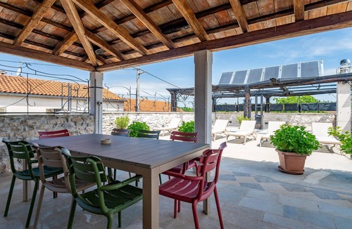 Katun Lindarski House | Awesome home in Pazin with WiFi