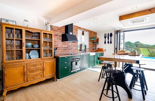 Pisarovina House | Awesome home in Pisarovina