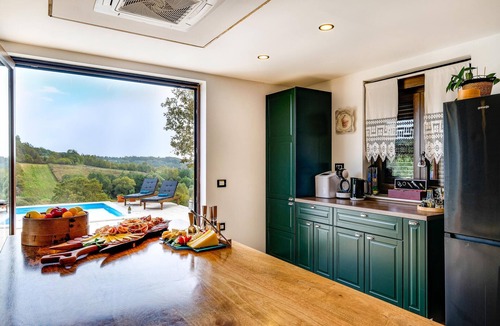 Pisarovina House | Awesome home in Pisarovina