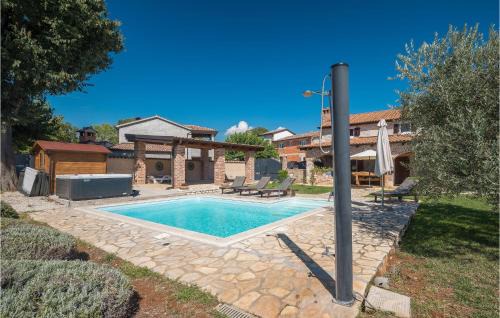 Kosinozici House | Awesome Home In Porec