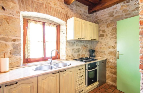 Kosinozici House | Awesome home in Porec