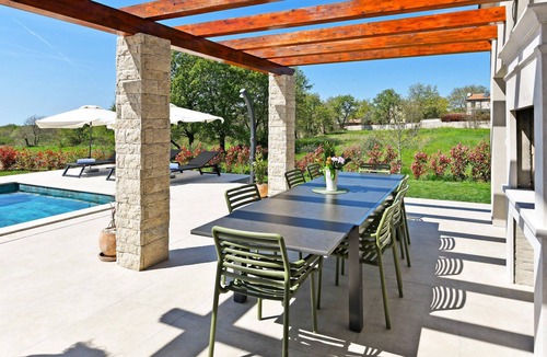 Zbandaj House | Awesome home in Porec