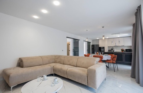 Pucisca House | Awesome home in Pucisca with house sea view