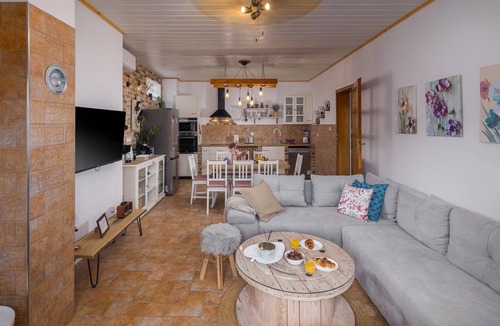 Rakotule House | Awesome home in Rakotule