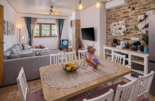 Rakotule House | Awesome home in Rakotule