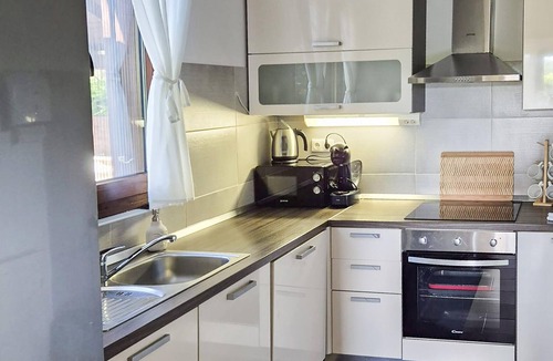 Veljun House | Awesome home in Slunj with sauna