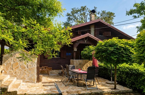 Veljun House | Awesome home in Slunj with sauna