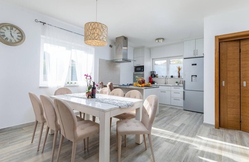 Stinjan House | Awesome home in Stinjan