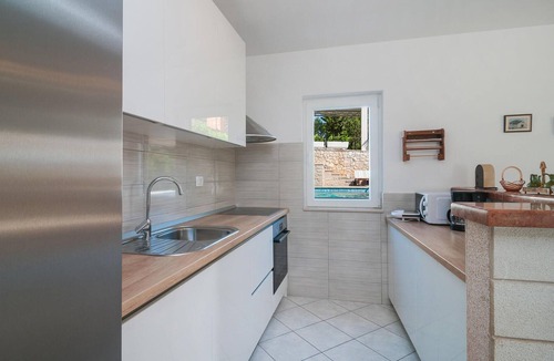 Sutivan House | Awesome home in Sutivan