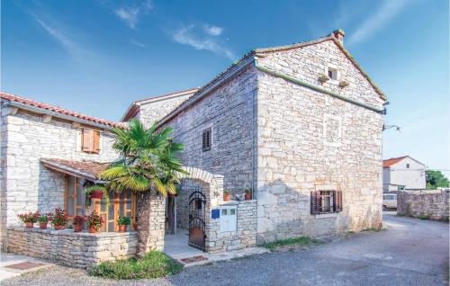 Cabrunici House | Awesome Home In Svetvincenat With Wifi