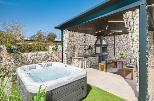 Tinjan House | Awesome home in Tinjan