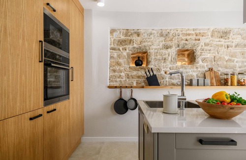 Jakovici House | Awesome home in Tinjan