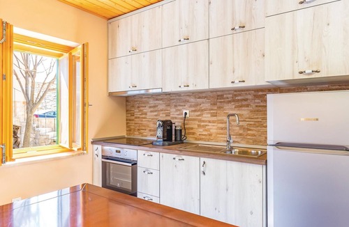 Tucepi House | Awesome home in Tucepi with sauna