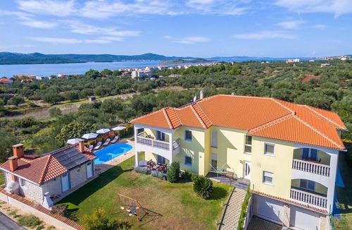 Turanj House | Awesome home in Turanj