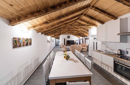 Trilj House | Awesome home in Ugljane