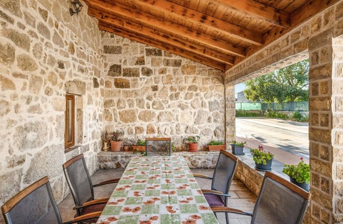 Unesic House | Awesome home in Unesic