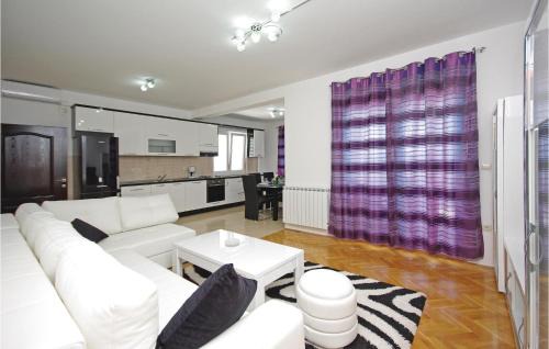 Veliki Prolog House | Awesome Home In Veliki Prolog