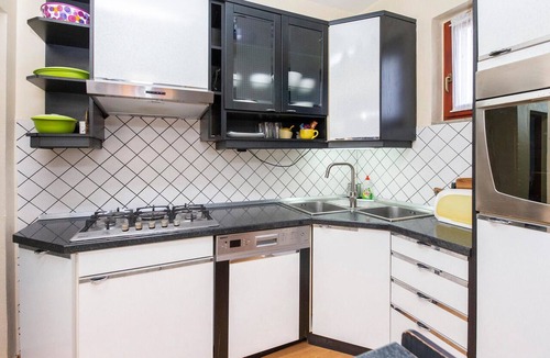 Kaptol House | Awesome home in Velika with heated swimming pool
