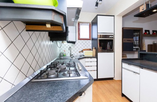Kaptol House | Awesome home in Velika with heated swimming pool