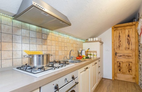 Crnomelj Ski Chalet | Bahor Heritage Stay & Jacuzzi, Črnomelj, Slovenia