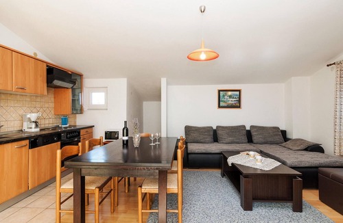 Sveti Filip i Jakov Apartment | Beach front apartment in Sv.Filip i Jakov