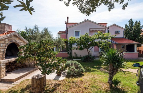 Sveti Filip i Jakov Apartment | Beach front apartment in Sv.Filip i Jakov