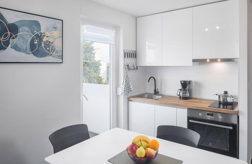 Cervar Porat Apartment | Beach front apartment in Cervar Porat with WiFi