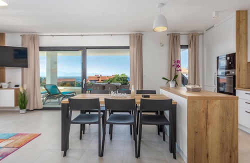 Milcetici Apartment | Beach front apartment in Malinska
