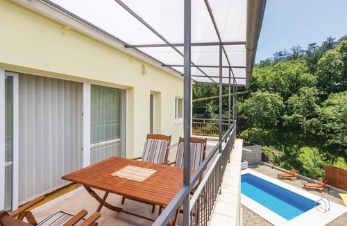 Sarsoni Apartment | Beach Front Apartment In Matulji